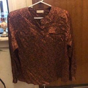 Liz Claiborne 100% rayon button down long sleeves shirt with 2 pockets EUC